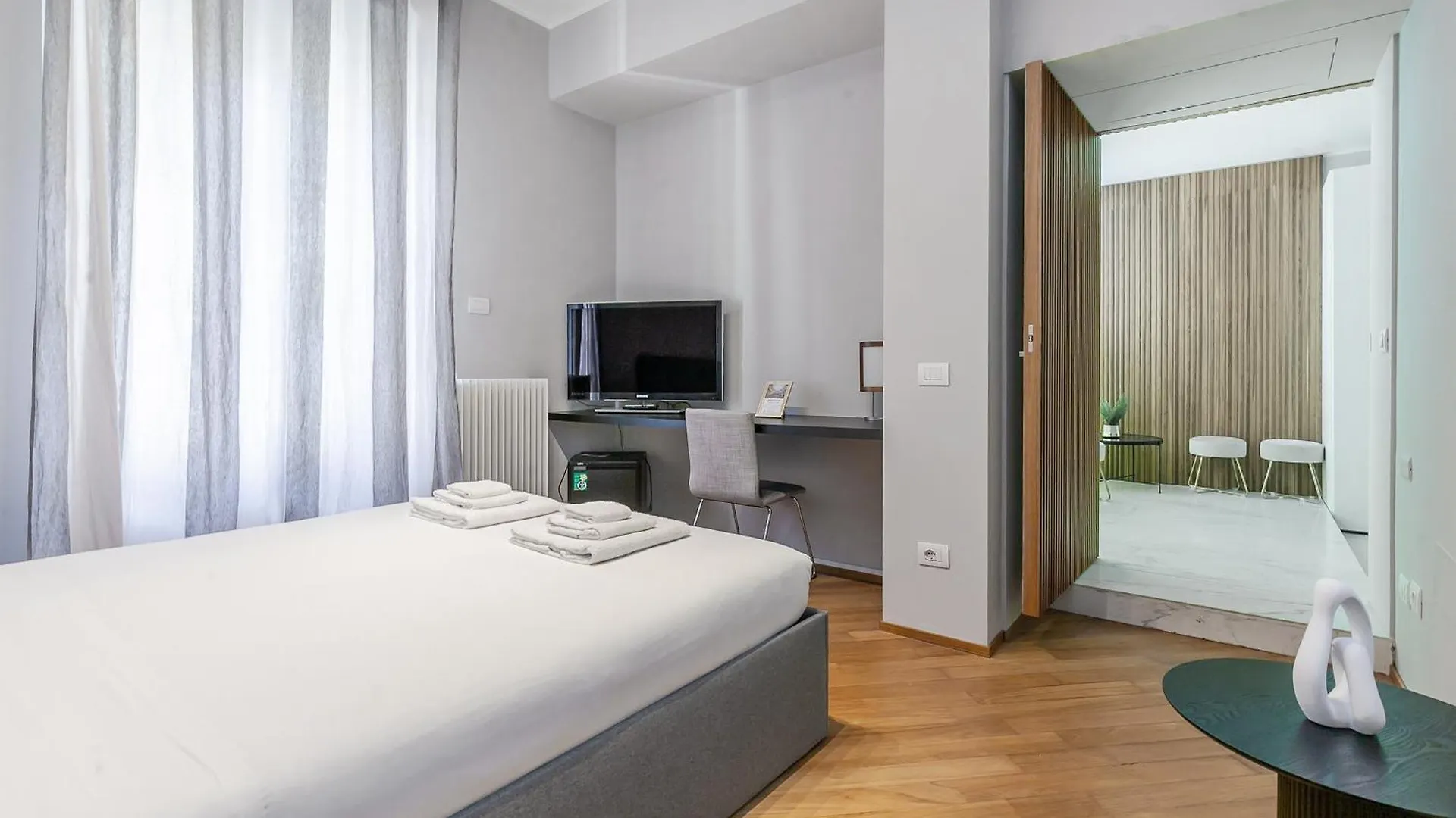 Apartment San Babila Prestige Suite - A Few Steps From Duomo Milan