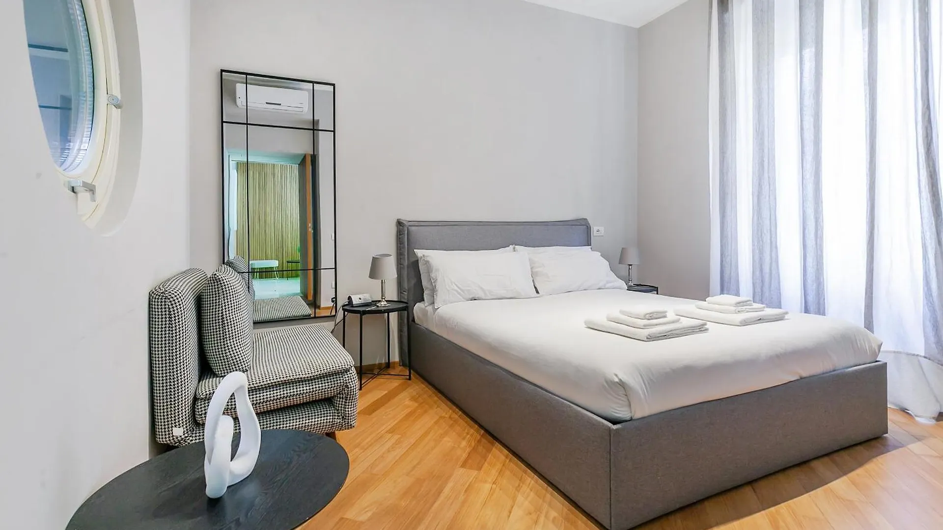 Apartment San Babila Prestige Suite - A Few Steps From Duomo Milan