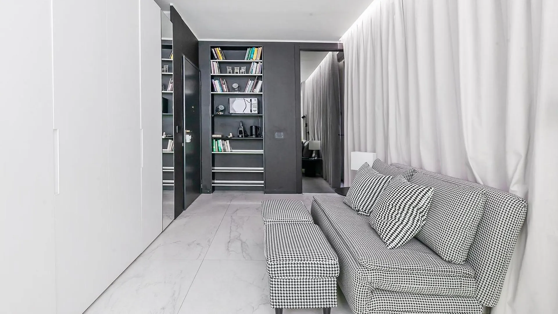 San Babila Prestige Suite - A Few Steps From Duomo Milan Italy